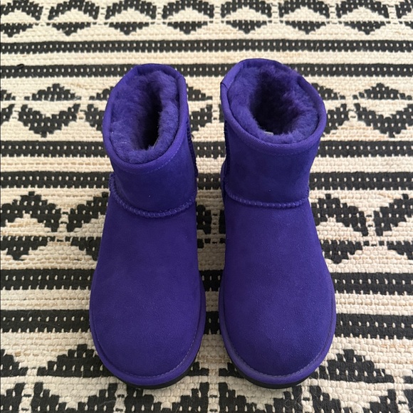 UGG Classic Mini II Boot Size 7 Violet Night NWT - Picture 3 of 8
